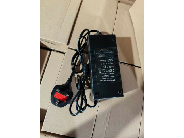 SC1078 CHARGER