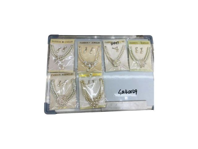 NECKLACE AND EARRINGS