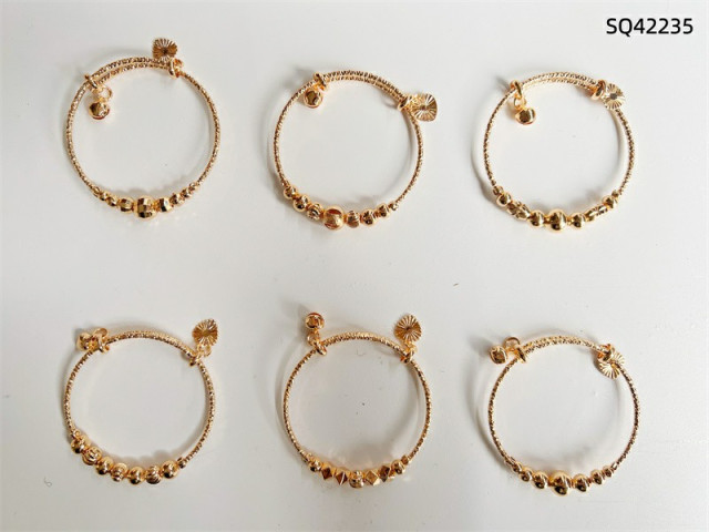 BRACELET