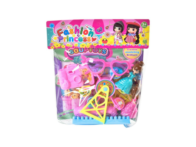 GIRL PLAYING SET